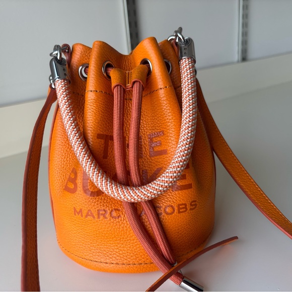 Marc Jacobs Bucket Bag Orange